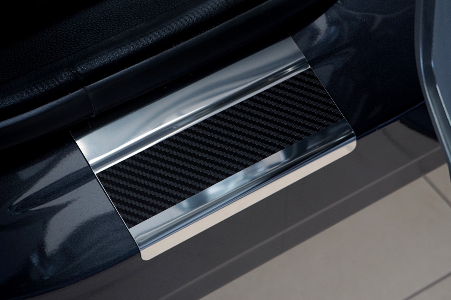 Seuils de portes Honda HR-V (RV) 2021-présent acier inox - feuille de carbone