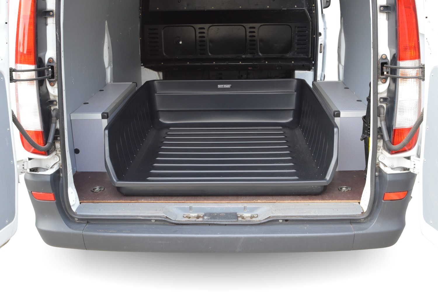 Caja almacenaje maletero compatible con Ford Transit y Tourneo Courier 2014-2023 Boot-Guard Caja almacenaje maletero compatible con Ford Transit y Tourneo Courier 2014-2023 Boot-Guard