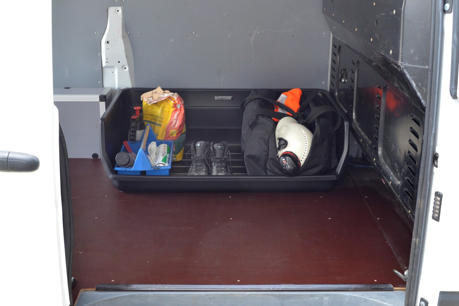 Van storage bin Boot-Guard (4)