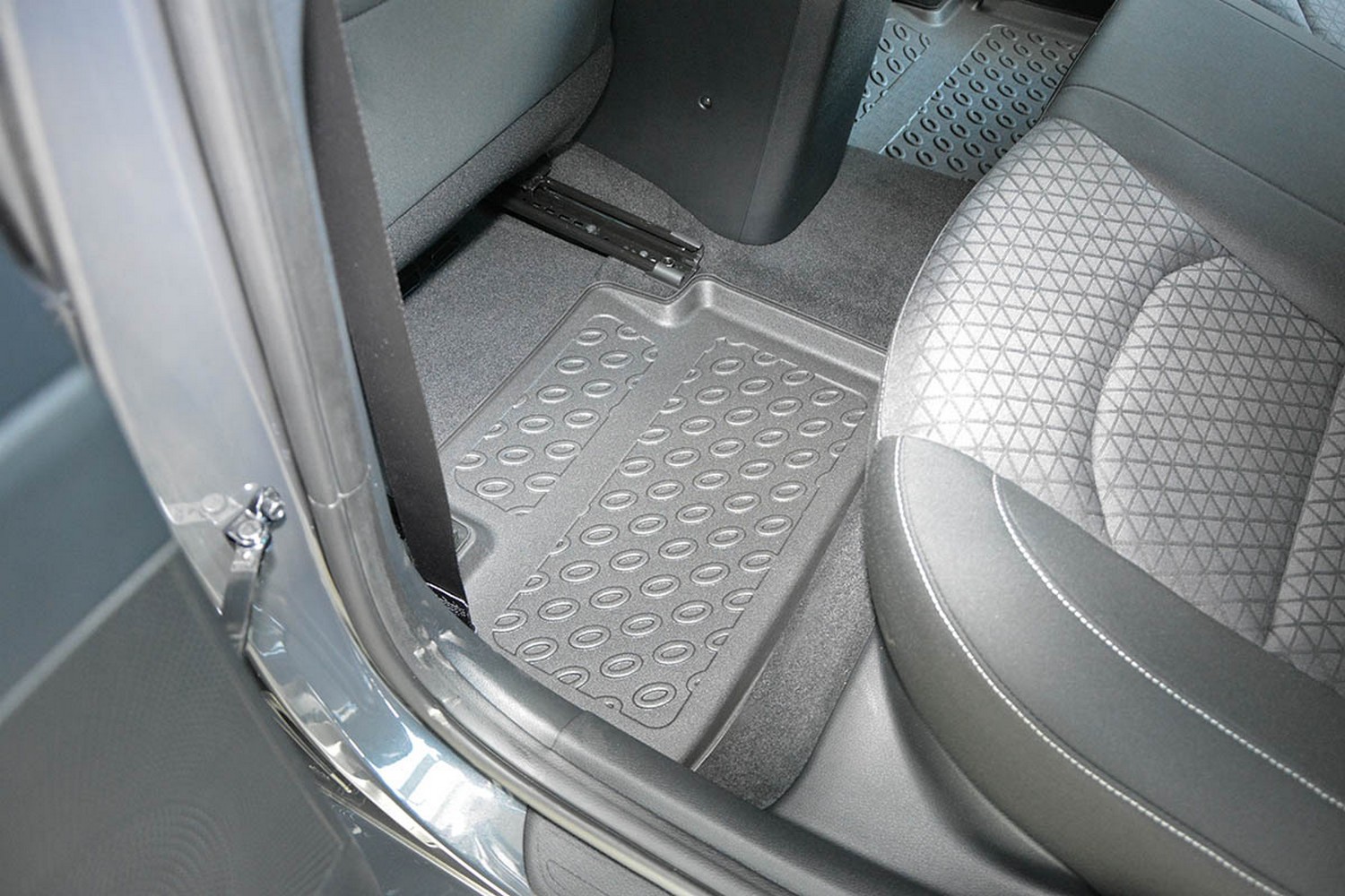 Car mats suitable for Hyundai i30 (PD) 2017-present 5-door hatchback Cool Liner PE/TPE rubber (HYU3I3FM-C) (4) Car mats suitable for Hyundai i30 (PD) 2017-present 5-door hatchback Cool Liner PE/TPE rubber (HYU3I3FM-C) (4)