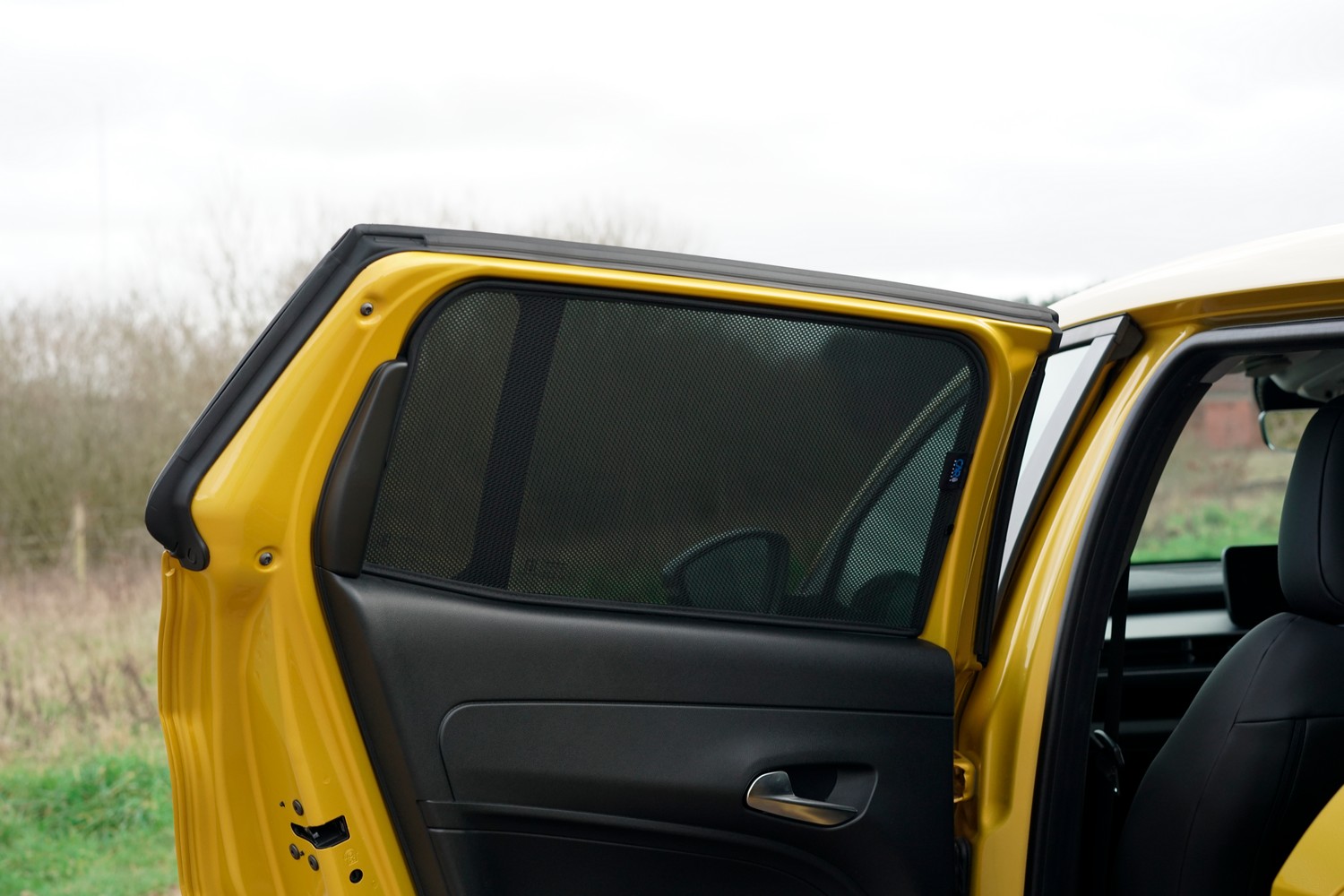 Sun shades suitable for Jeep Avenger 2023-present Car Shades - rear side doors Sun shades suitable for Jeep Avenger 2023-present Car Shades - rear side doors