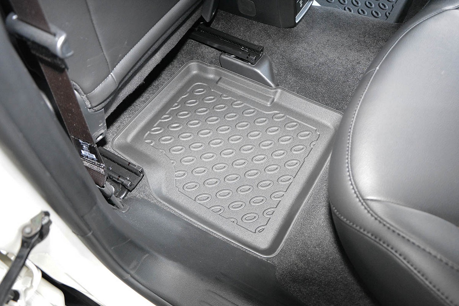 Car mats suitable for Jeep Compass (MP) 2017-present Cool Liner PE/TPE rubber (JEE1COFM-C) (4) Car mats suitable for Jeep Compass (MP) 2017-present Cool Liner PE/TPE rubber (JEE1COFM-C) (4)