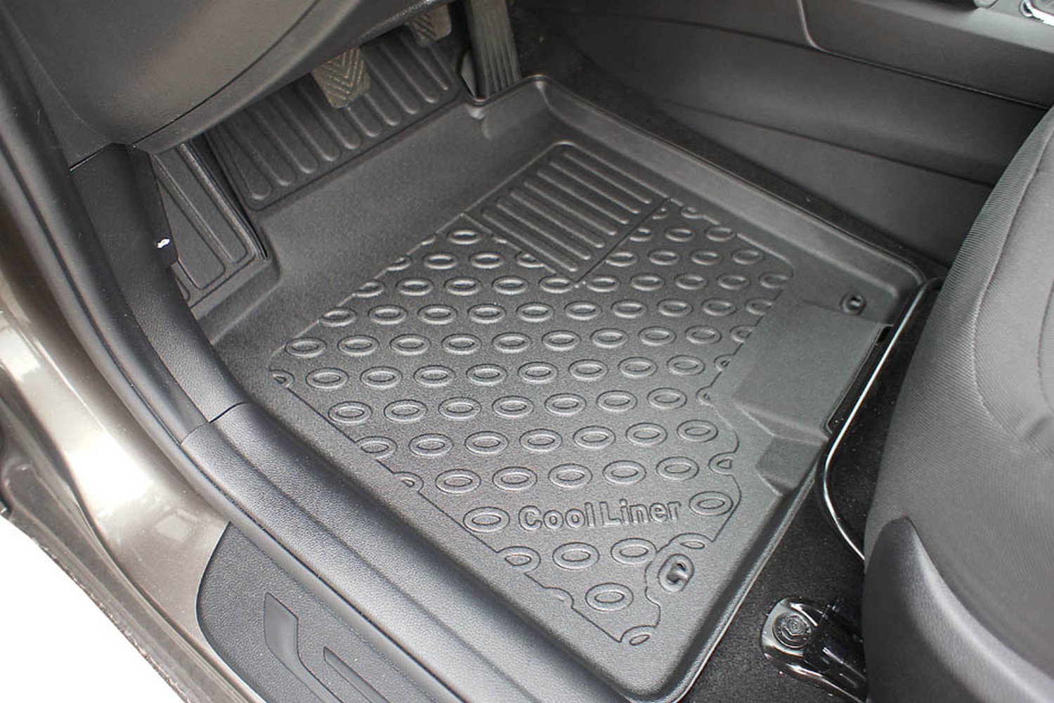 Car mats suitable for Kia ceed (JD) 2012-2018 3 & 5-door hatchback Cool Liner PE/TPE rubber (KIA1CDFM-C) (2) Car mats suitable for Kia ceed (JD) 2012-2018 3 & 5-door hatchback Cool Liner PE/TPE rubber (KIA1CDFM-C) (2)