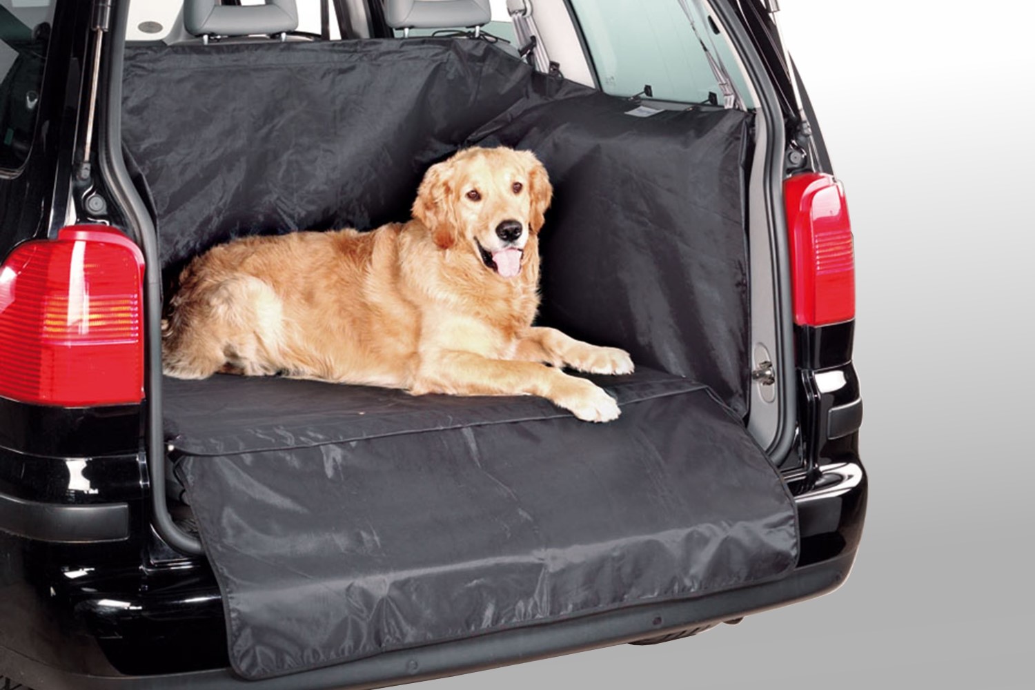 Как перевозятся крупные собаки. Автогамак Osso 135x170. Багажник автомобиля. Чехол в багажник. Чехол в багажник для перевозки собак.