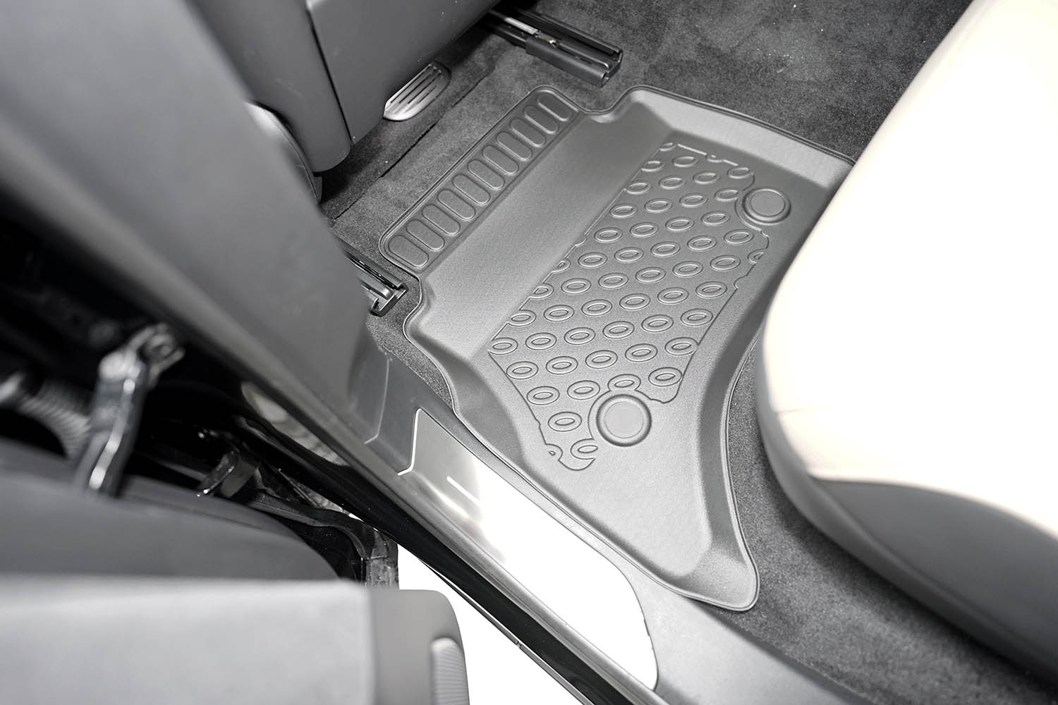 Car mats suitable for Range Rover Sport III (L461) 2022-present Cool Liner PE/TPE rubber (LRO1RSFM-C) (4) Car mats suitable for Range Rover Sport III (L461) 2022-present Cool Liner PE/TPE rubber (LRO1RSFM-C) (4)