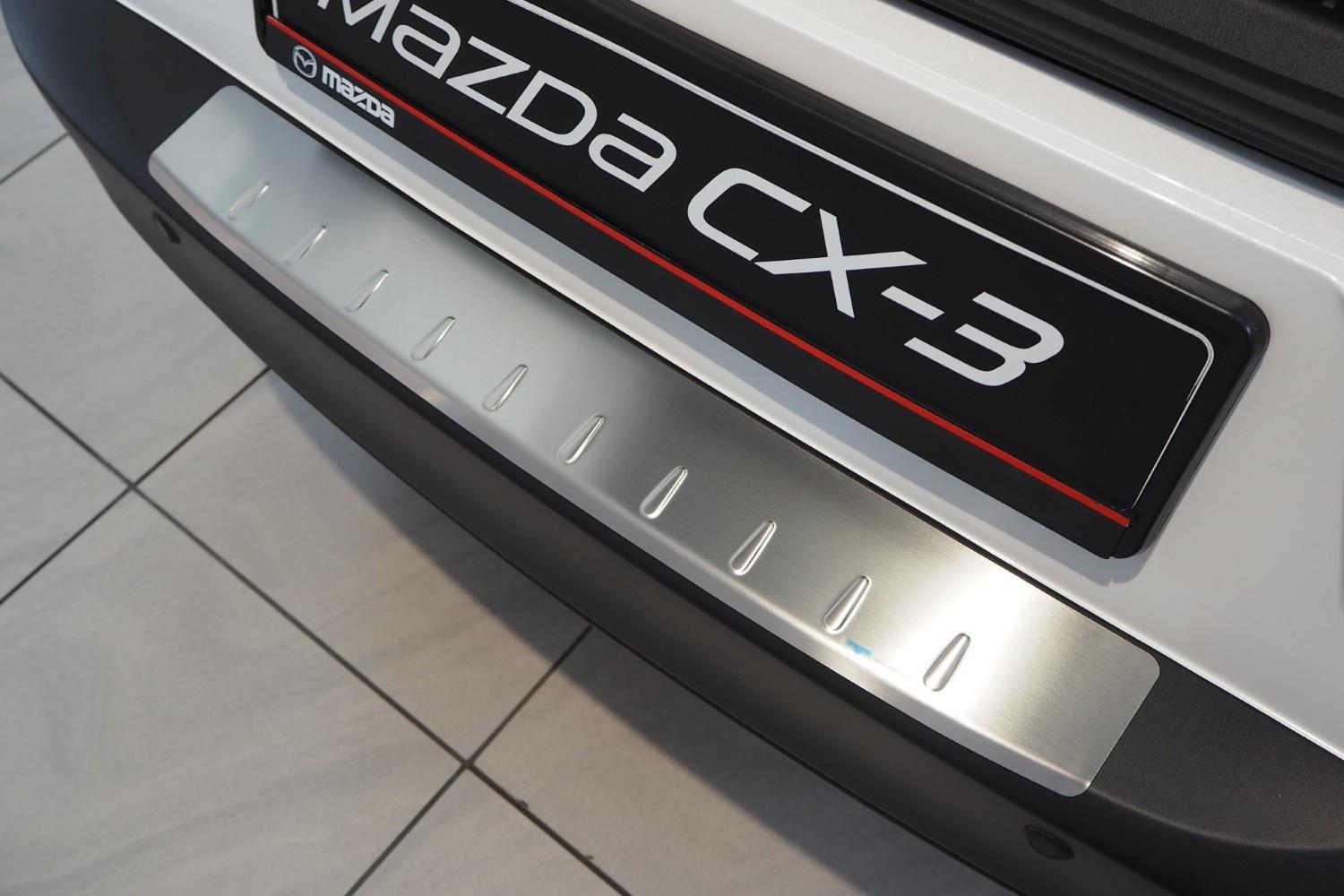 Protection de seuil de coffre Mazda CX-3 2015-2022 acier inox brossé