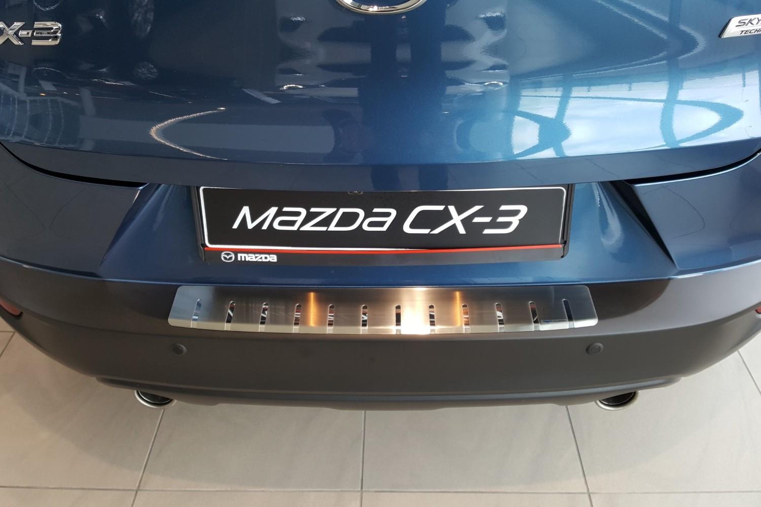 Protection de seuil de coffre Mazda CX-3 2015-2022 acier inox brossé