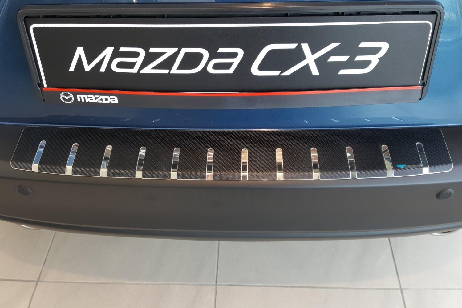 Protection de seuil de coffre Mazda CX-3 2015-2022 acier inox - feuille de carbone