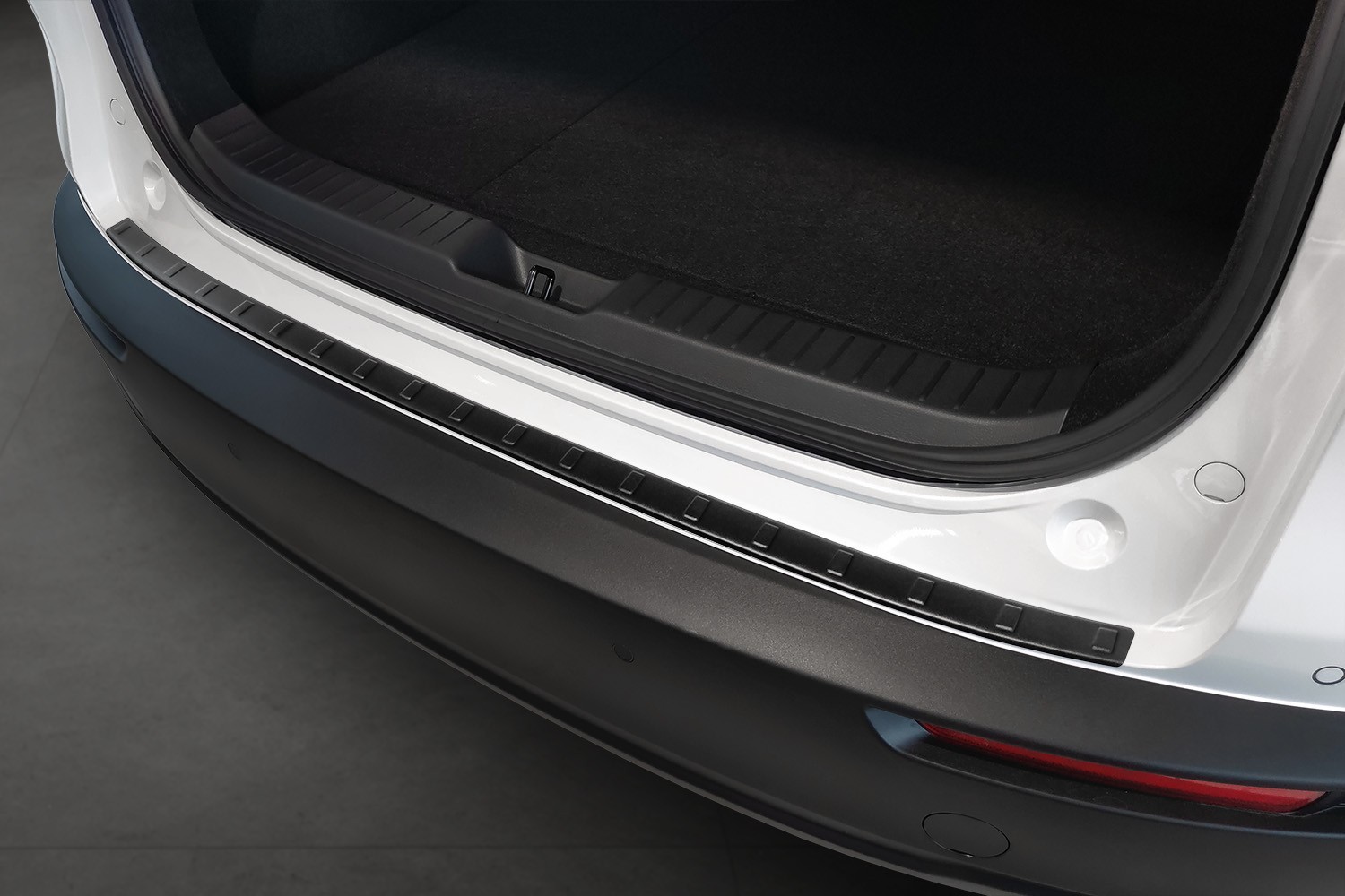 Protection de seuil de coffre Mazda CX-30 (DM) 2019-présent acier inox noir mat