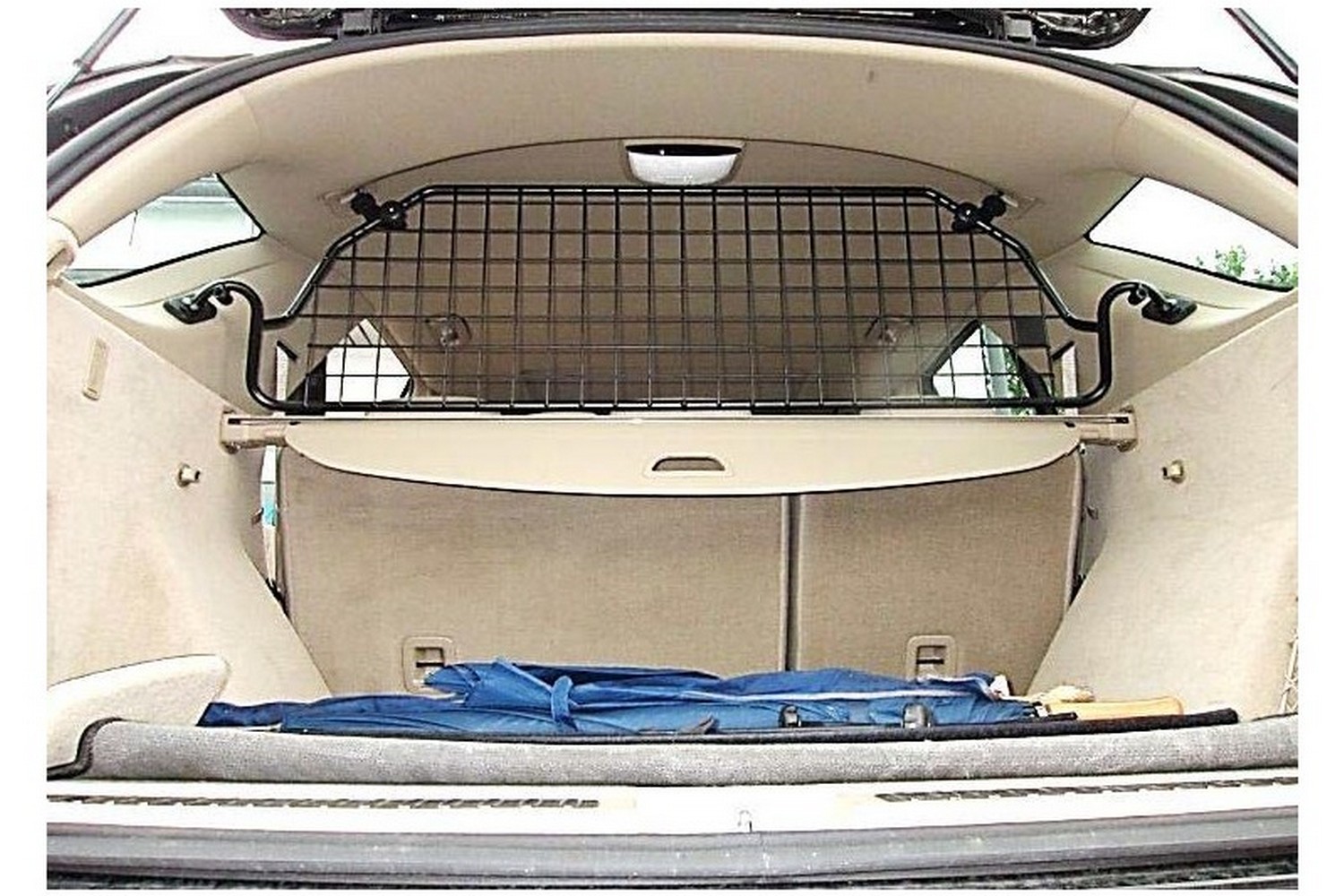 Mercedes ml dog guard best sale