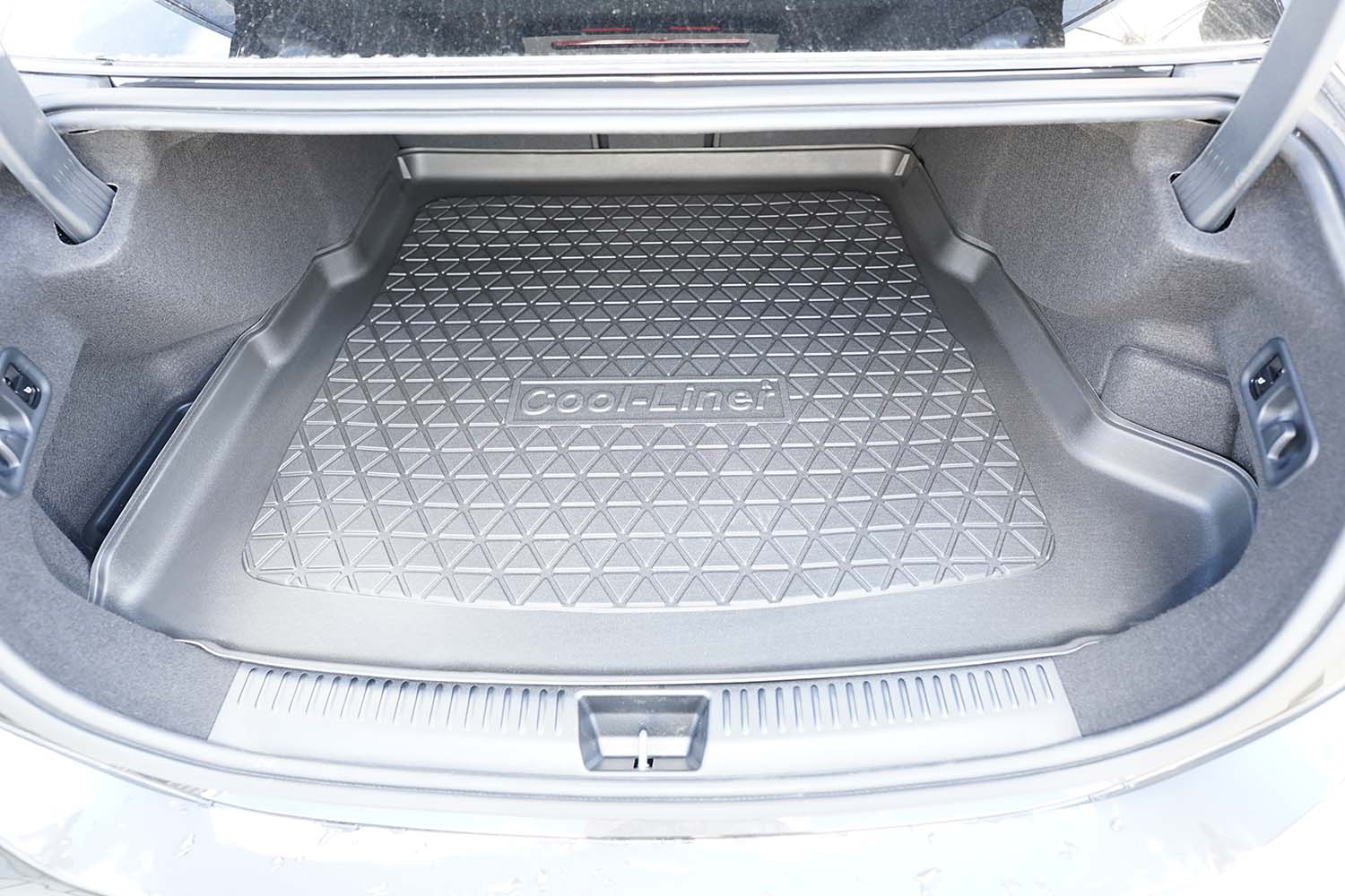 Boot mat suitable for Mercedes-Benz E-Class (W214) 2023-present 4-door saloon Cool Liner anti slip PE/TPE rubber