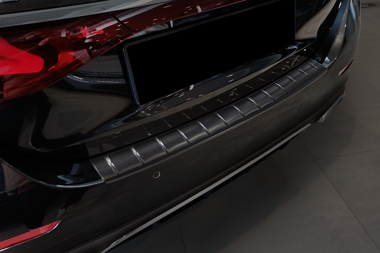 Ladekantenschutz passend für Mercedes-Benz E-Klasse (W214) 2023-heute 4-Türer Limousine Edelstahl gebürstet anthrazit