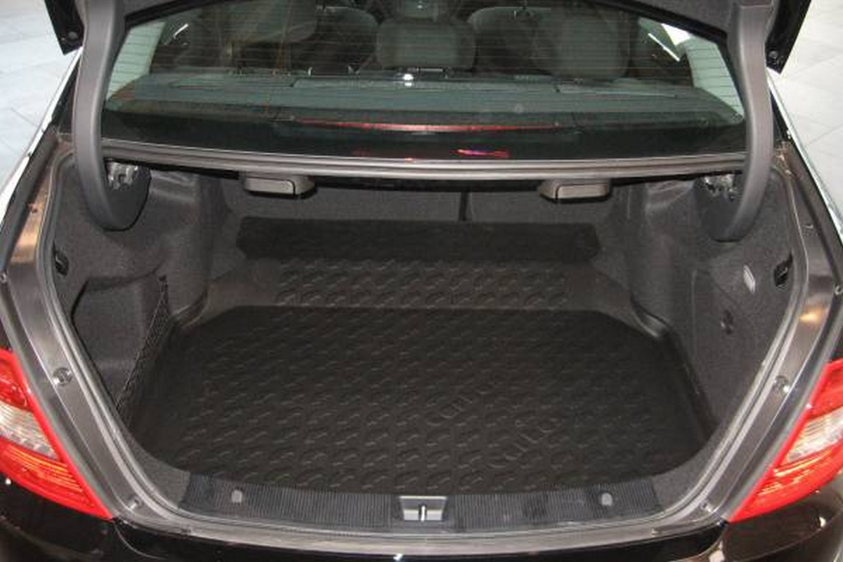 Kofferbakmat geschikt voor Mercedes-Benz C-Klasse (W204) 2007-2014 4-deurs sedan Carbox Form PE rubber - zwart