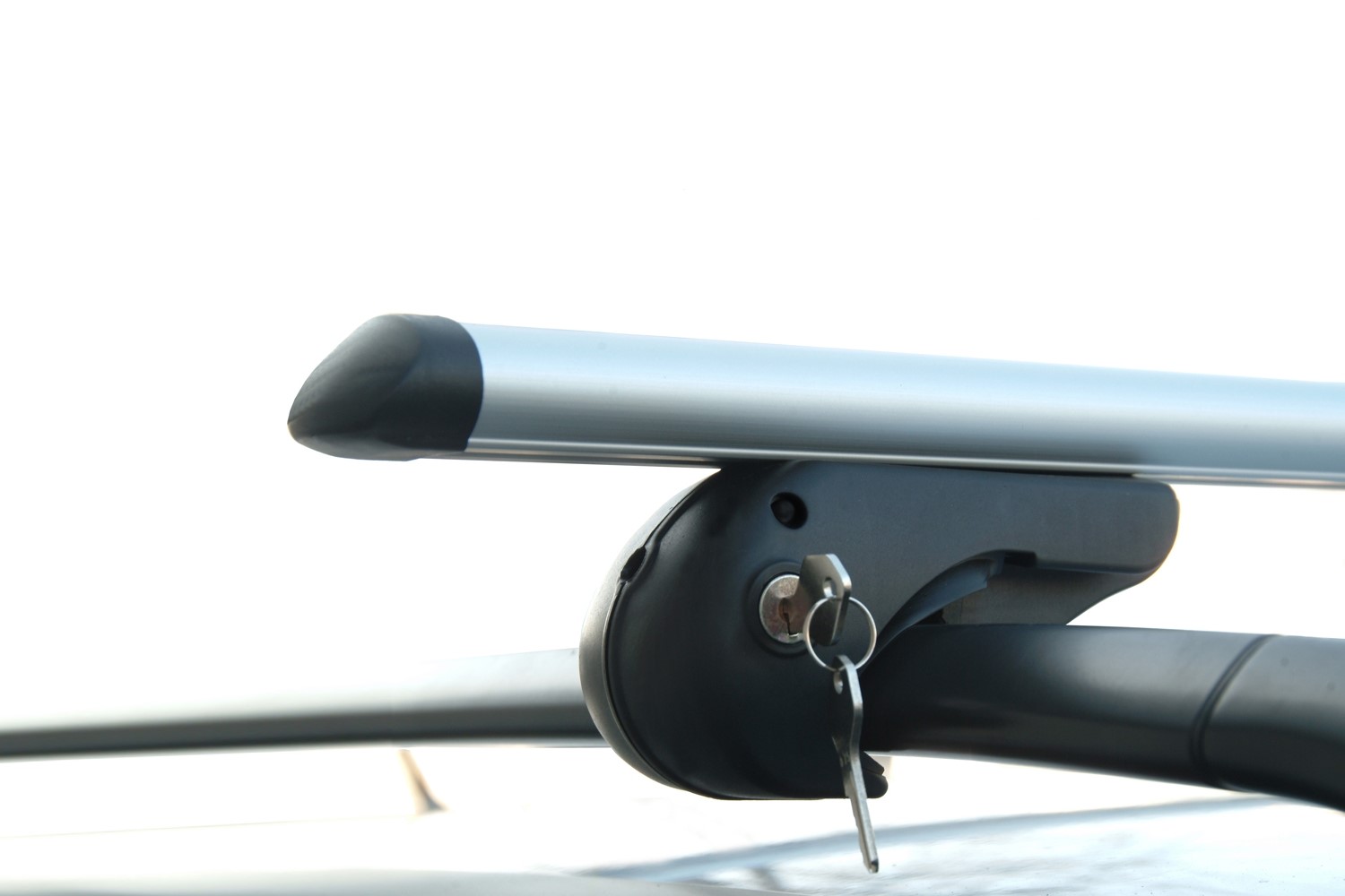 Menabo Brio roof bars set silver - Dachträger / Relingträger Satz Silber - dakdragers set zilver - jeu de barres de toit argent (3) Menabo Brio roof bars set silver - Dachträger / Relingträger Satz Silber - dakdragers set zilver - jeu de barres de toit argent (3)