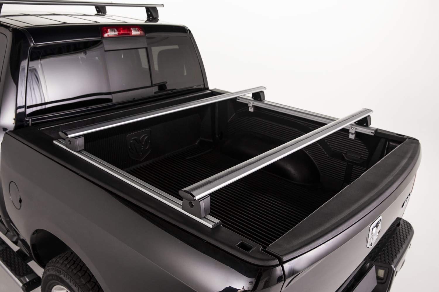 Pickup truck bed bars suitable for BYD Shark 6 2024-present pickup Menabo TBR silver Pickup truck bed bars suitable for BYD Shark 6 2024-present pickup Menabo TBR silver