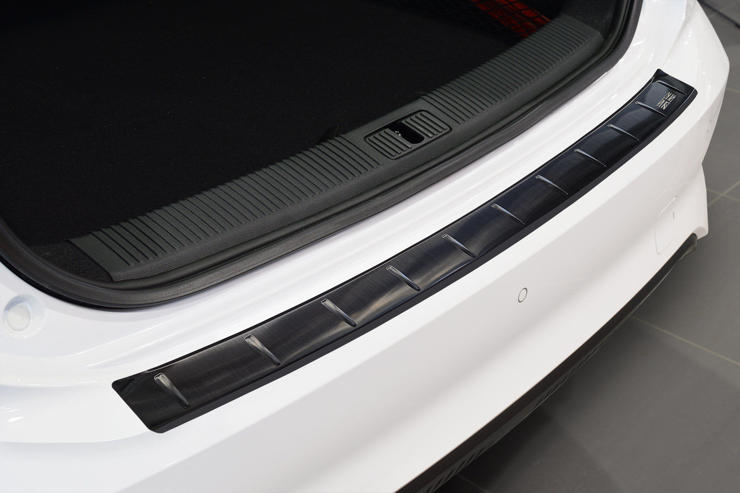 Rear bumper protector suitable for MG5 EV 2022-present wagon stainless steel brushed anthracite