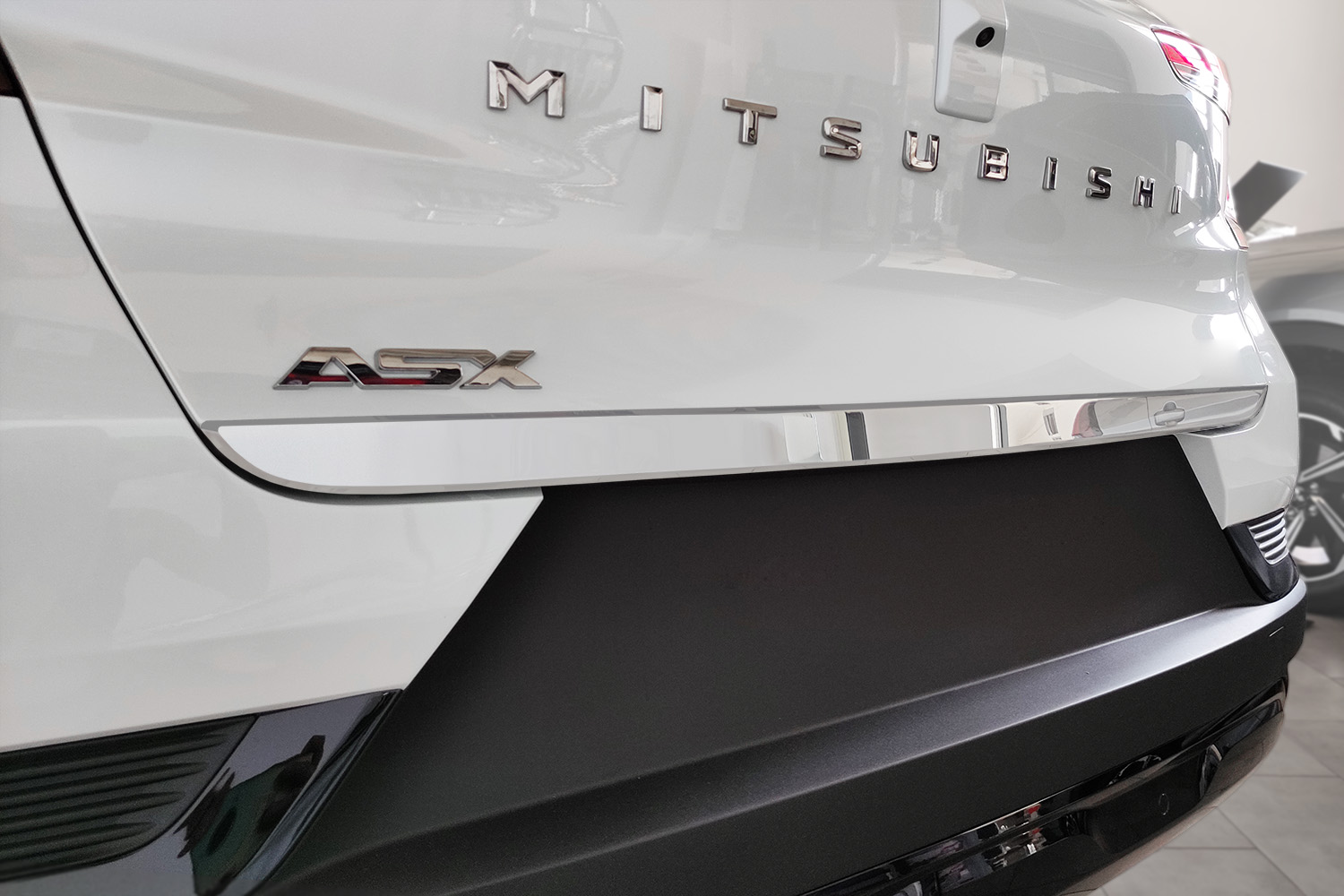 Garniture hayon arrière Mitsubishi ASX II 2023-présent acier inox brillant