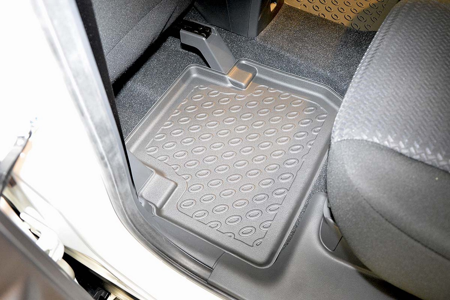 Car mats suitable for Mitsubishi Eclipse Cross 2018-present Cool Liner PE/TPE rubber (MIT1ECFM-C) (4) Car mats suitable for Mitsubishi Eclipse Cross 2018-present Cool Liner PE/TPE rubber (MIT1ECFM-C) (4)