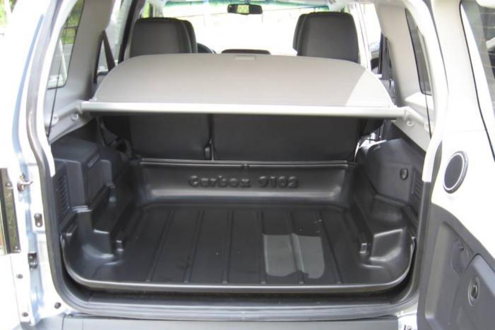 Kofferraumwanne passend für Mitsubishi Pajero IV 2007-heute Carbox Classic hochwandig