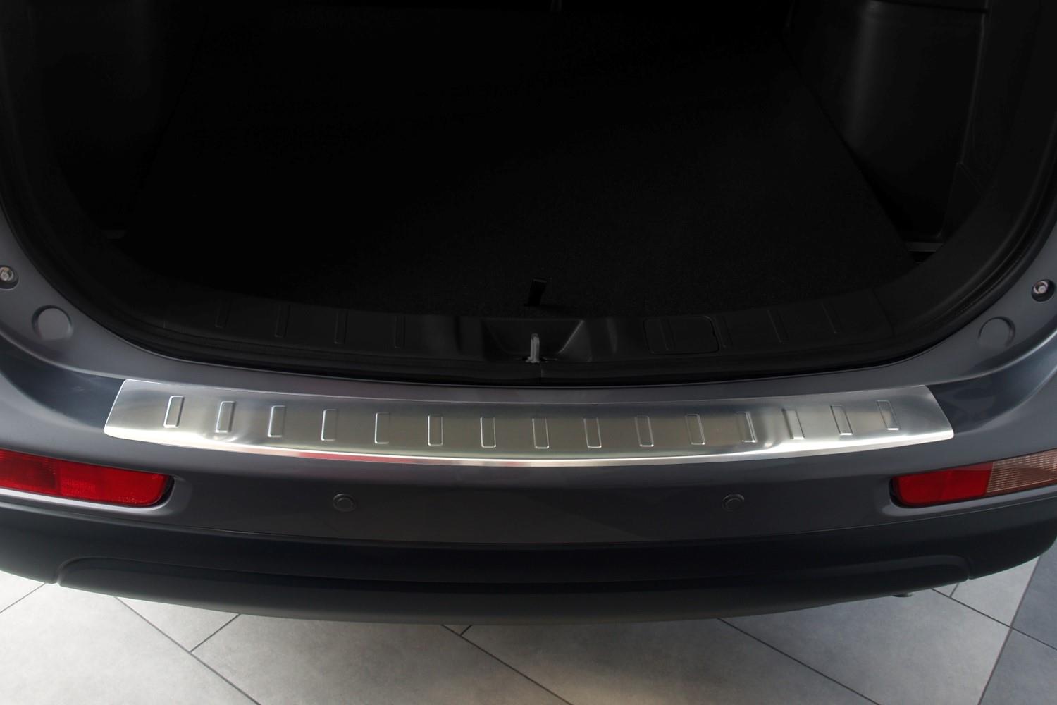 Protection de seuil de coffre Mitsubishi Outlander III 2012-2015 acier inox brossé
