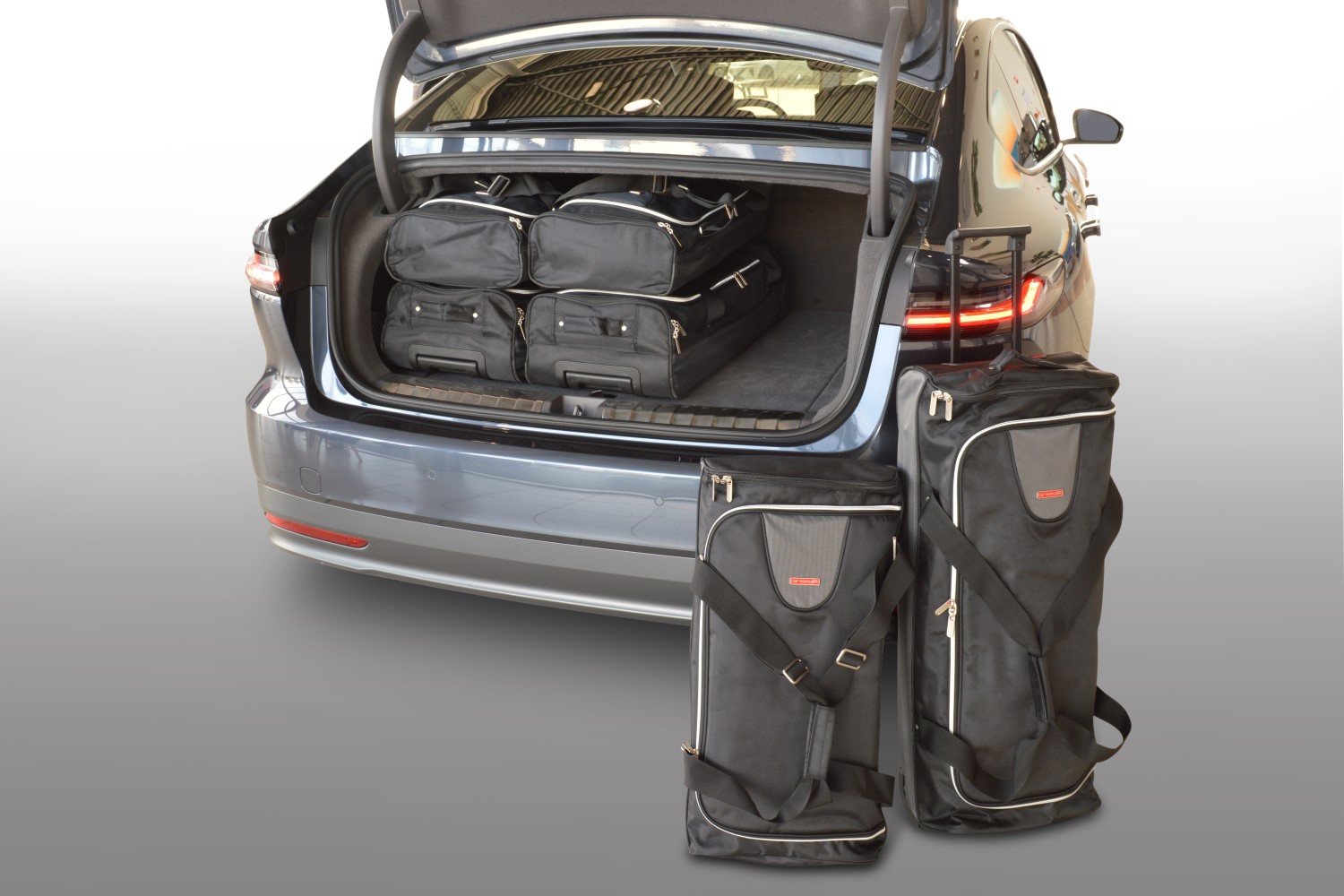 Travel bag set suitable for NIO ET7 2022-present 4-door saloon