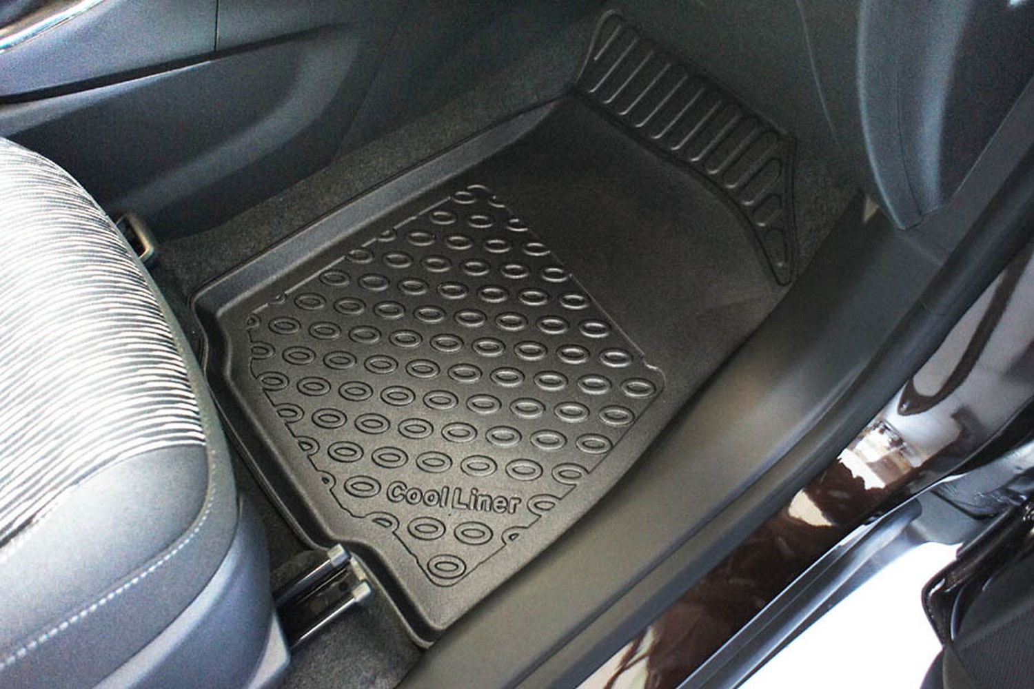 Car mats suitable for Opel Mokka - Mokka X 2012-2019 Cool Liner PE/TPE rubber (OPE1MKFM-C) (4) Car mats suitable for Opel Mokka - Mokka X 2012-2019 Cool Liner PE/TPE rubber (OPE1MKFM-C) (4)