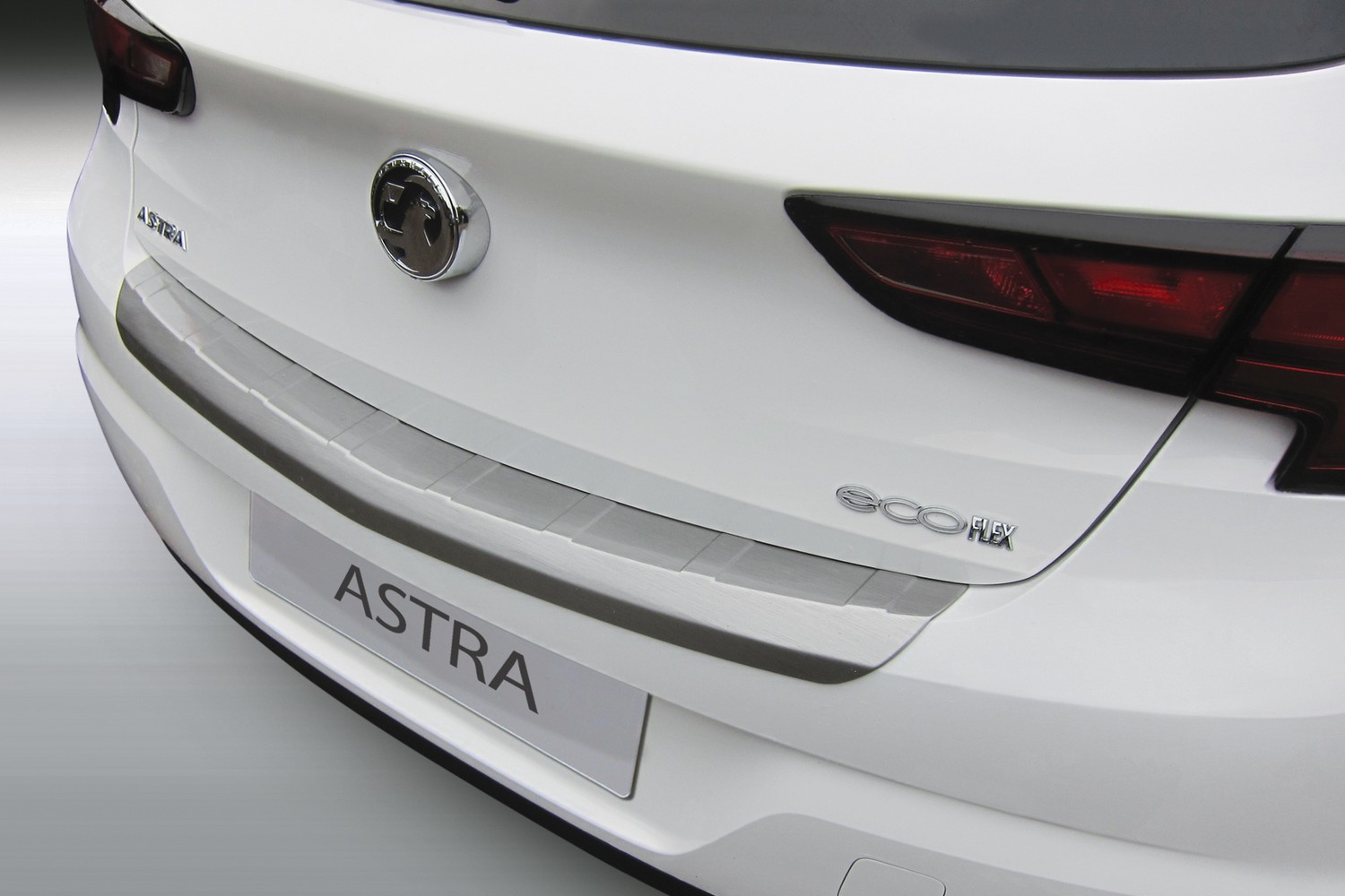 Protection de seuil de coffre Opel Astra K 2015-2021 5 portes bicorps ABS - noir mat