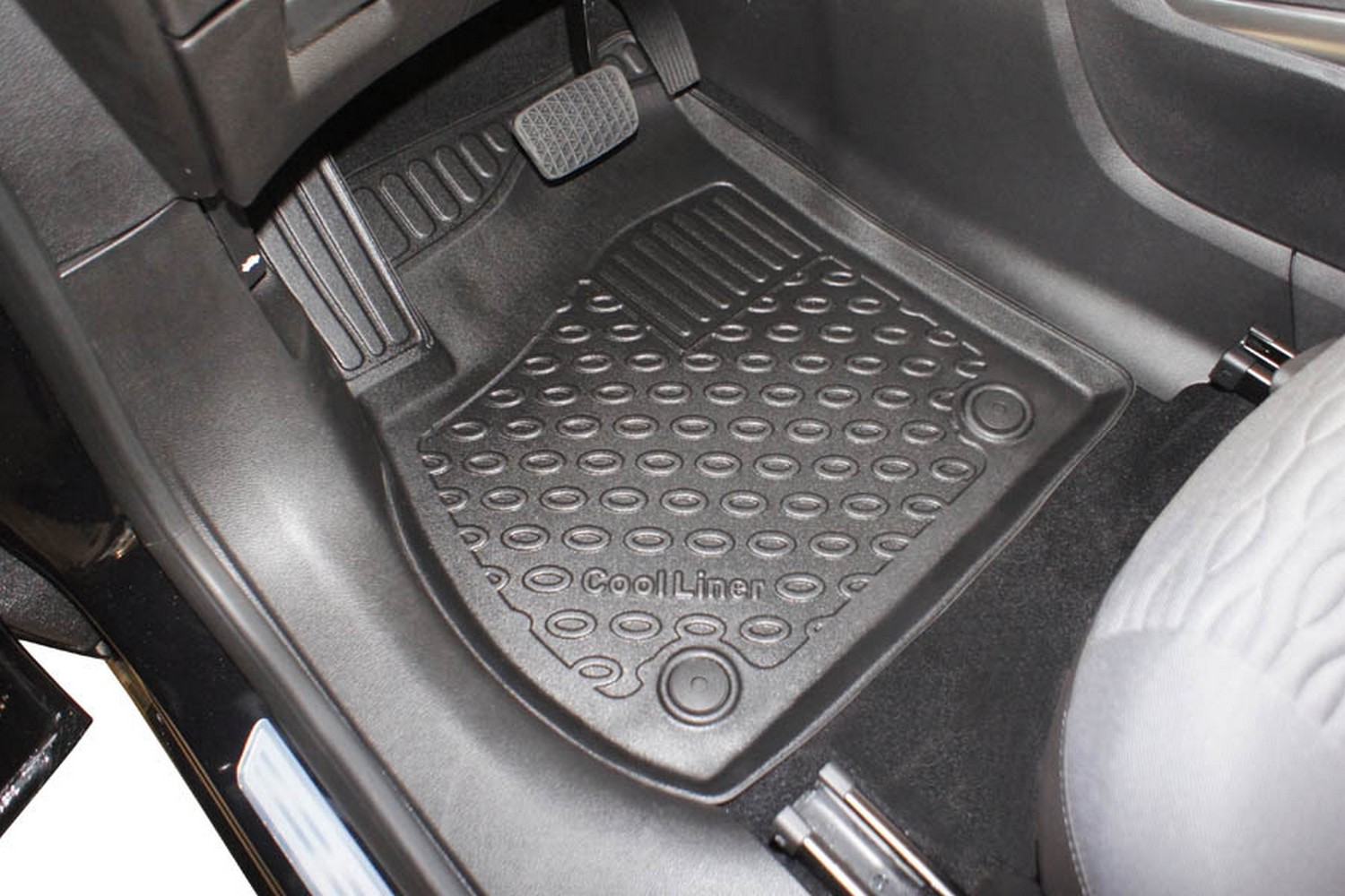 Car mats suitable for Opel Zafira Tourer C 2011-2019 Cool Liner PE/TPE rubber (OPE2ZAFM-C) (2) Car mats suitable for Opel Zafira Tourer C 2011-2019 Cool Liner PE/TPE rubber (OPE2ZAFM-C) (2)