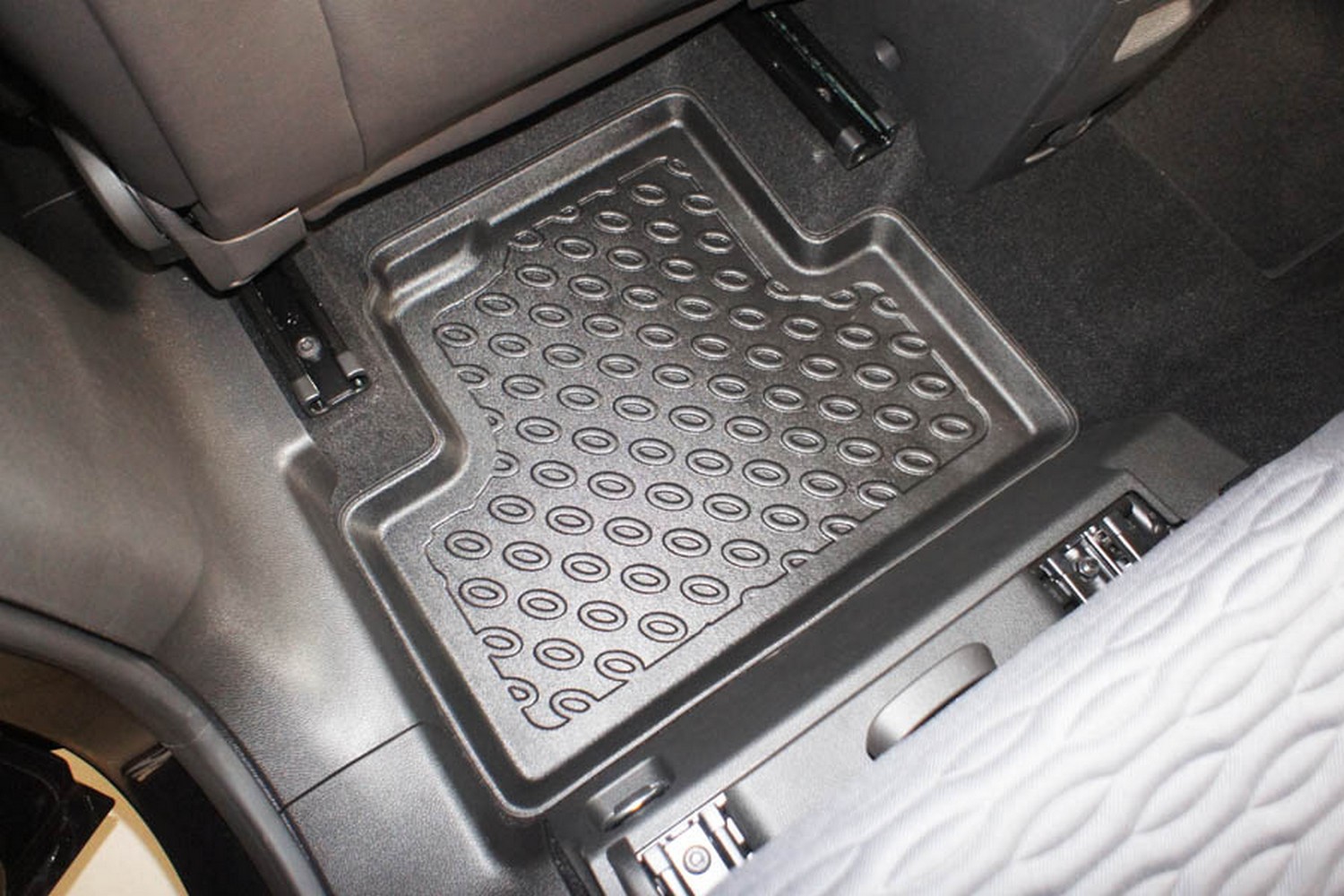 Car mats suitable for Opel Zafira Tourer C 2011-2019 Cool Liner PE/TPE rubber (OPE2ZAFM-C) (4) Car mats suitable for Opel Zafira Tourer C 2011-2019 Cool Liner PE/TPE rubber (OPE2ZAFM-C) (4)