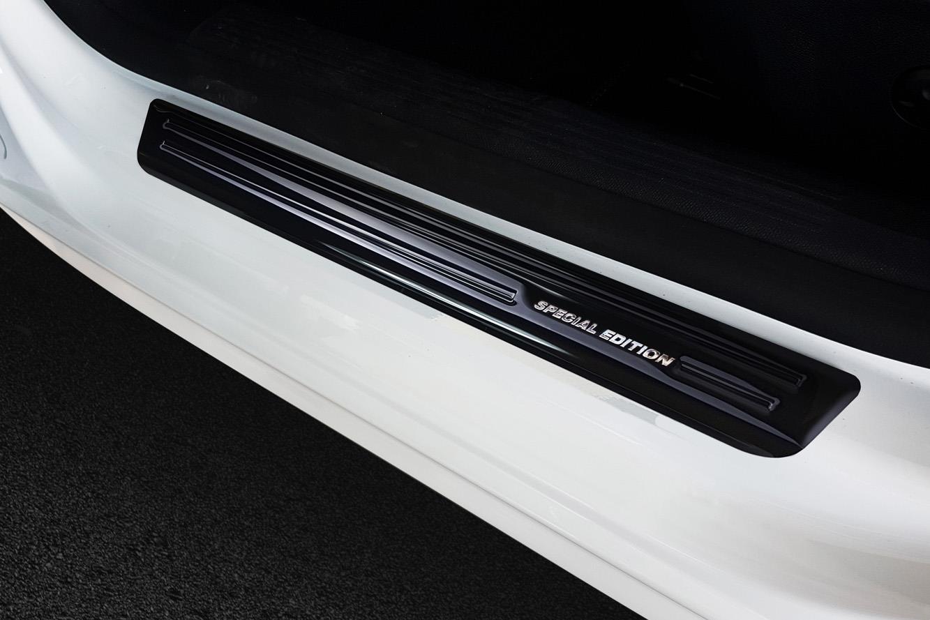 Seuils de portes Peugeot 508 II 2018-présent 4 portes tricorps acier inox noir brillant 4 pièces