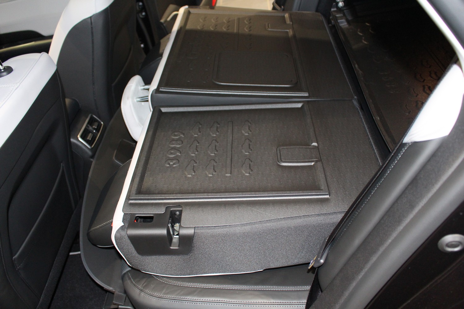 Protecteur de dossier de siège arrière convient à Renault Talisman Estate - Grandtour 2016-présent break Carbox Form2Flex caoutchouc PE