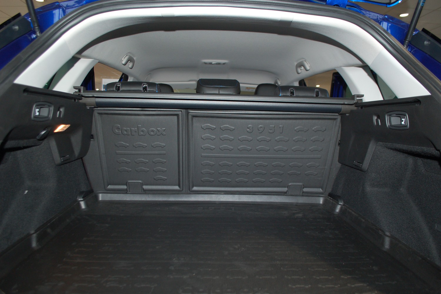 Achterbank rugleuning beschermer geschikt voor Renault Mégane IV Estate - Grandtour 2016-heden wagon Carbox Form 2Flex PE rubber