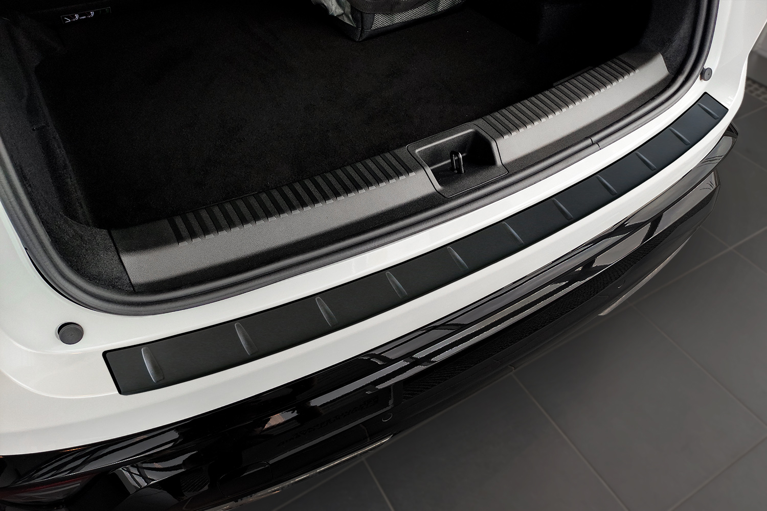 Protection de seuil de coffre convient à Renault Espace VI 2023-présent acier inox noir mat