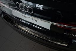 Audi A6 Avant (C8) 2018-> rear bumper protector stainless steel black / Ladekantenschutz Edelstahl schwarz / achter bumperbeschermer RVS zwart / protection de seuil de coffre acier inox noir (AUD12A6BP)
