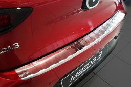 Mazda Mazda3 (BP) 2019-> 5-door hatchback rear bumper protector stainless steel / Ladekantenschutz Edelstahl / achter bumperbeschermer RVS / protection de seuil de coffre acier inox (MAZ6M3BP)