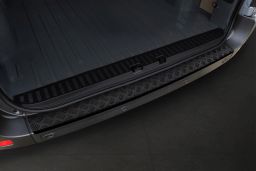 Rear bumper protector Nissan NV400 - Interstar II 2010->   aluminium diamond plate matt black (NIS6NVBP) (1)