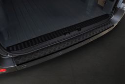 Rear bumper protector Renault Master III 2010->   aluminium diamond plate matt black (REN7MABP) (1)