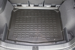 Boot mat suitable for Skoda Karoq (NU) 2017->   Carbox Form PE rubber - black (SKO3KACT-0) (1)