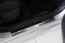 Door sill plates Toyota Corolla (E210) 2018-present 4-door saloon stainless steel - carbon foil (TOY12COEA) (1)