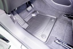 Car mats Volvo C40 2021->   Cool Liner PE/TPE rubber (VOL1C4FM) (1)