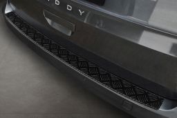 Rear bumper protector Volkswagen Caddy (SB) 2020->   aluminium diamond plate anthracite matt (VW22CABP) (1)