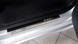 Door sill plates Volkswagen Multivan T7 (ST) 2022->   stainless steel - carbon foil (VW2T7BA) (1)