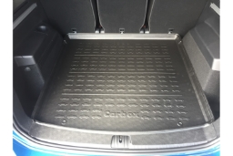 Boot mat suitable for Volkswagen Touran (5T) 2015->   Carbox Form PE rubber - black (VW5TOCT-0) (1)