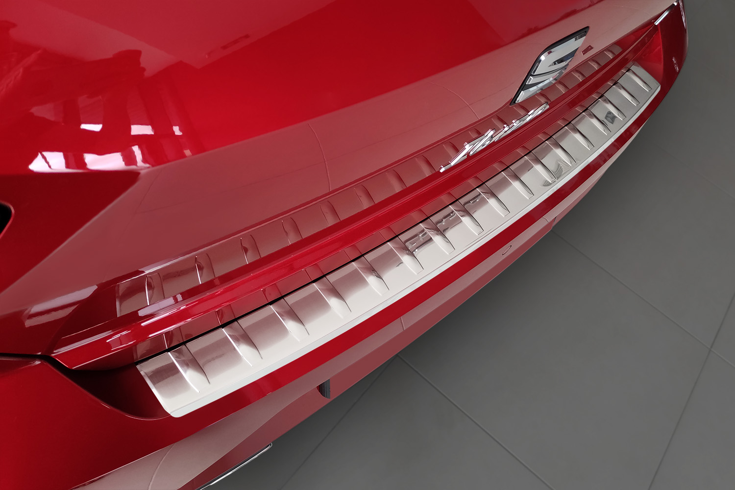 Protection de seuil de coffre Seat Ibiza (6F) 2021-présent 5 portes bicorps acier inox brossé