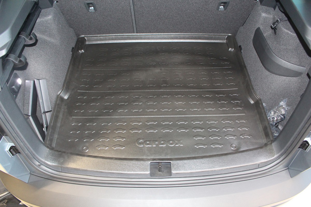 Boot mat suitable for Seat Ateca 2016-present Carbox Form PE rubber - black