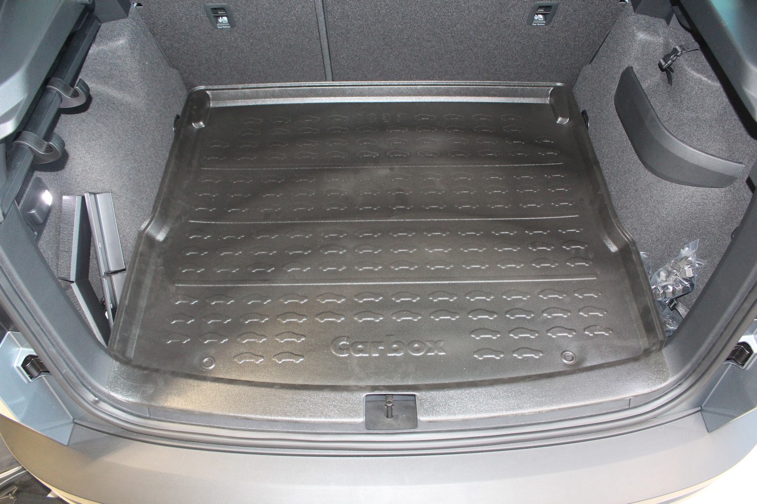 Boot mat suitable for Skoda Karoq (NU) 2017-present Carbox Form PE rubber - black