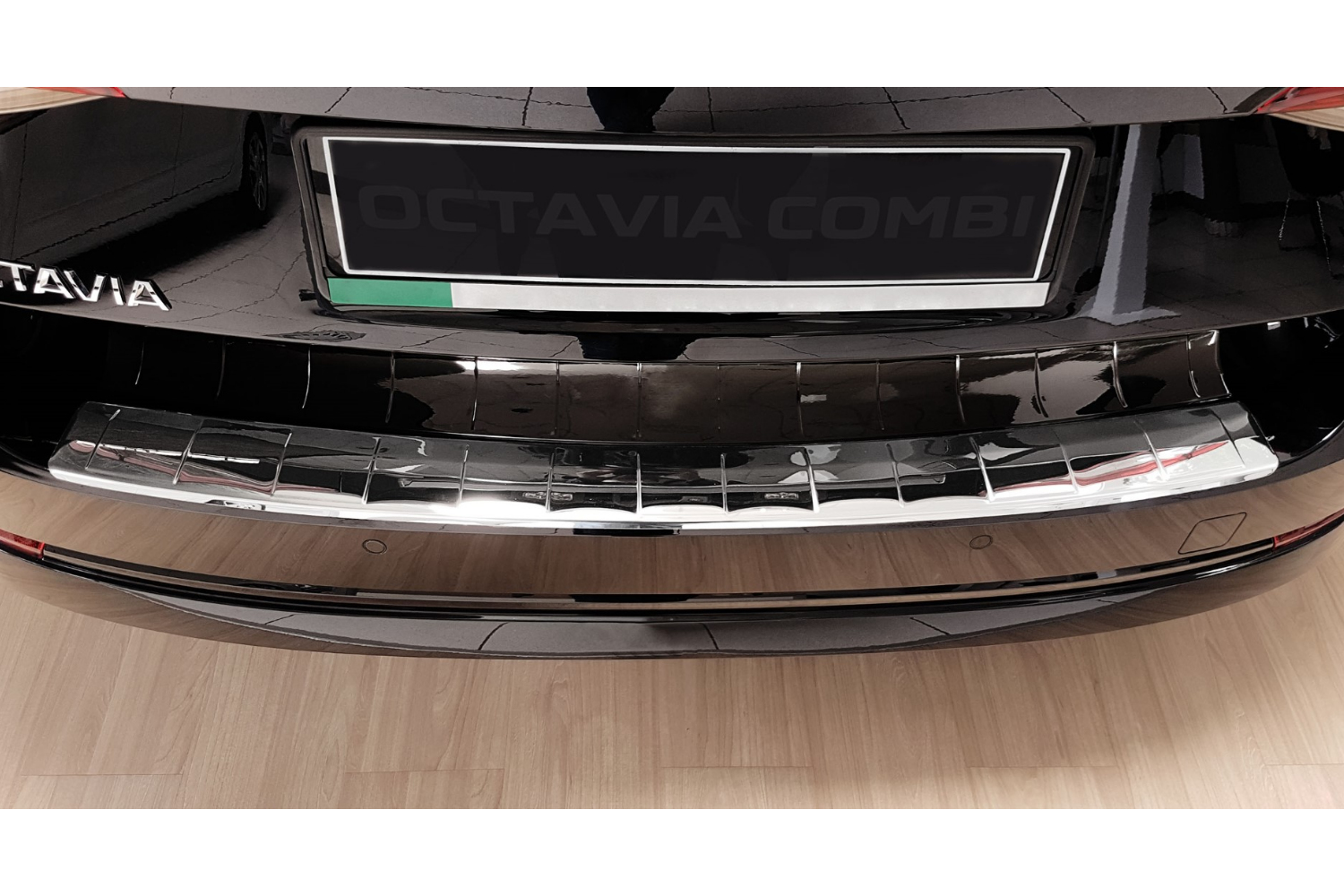 Protection de seuil de coffre convient à Skoda Octavia IV Combi (NX) 2020-présent break acier inox brillant