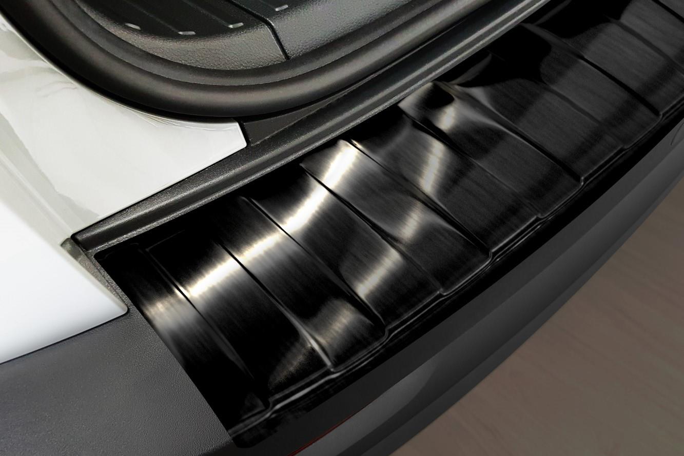 https://www.carparts-expert.com/images/stories/virtuemart/product/sko3kabp-skoda-karoq-2017-rear-bumper-protector-stainless-steel-black-3.jpg