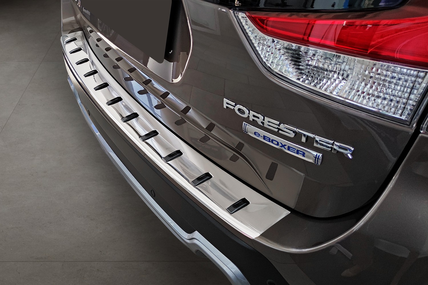 Ladekantenschutz passend für Subaru Forester V (SK) 2019-heute Edelstahl gebürstet - Strong
