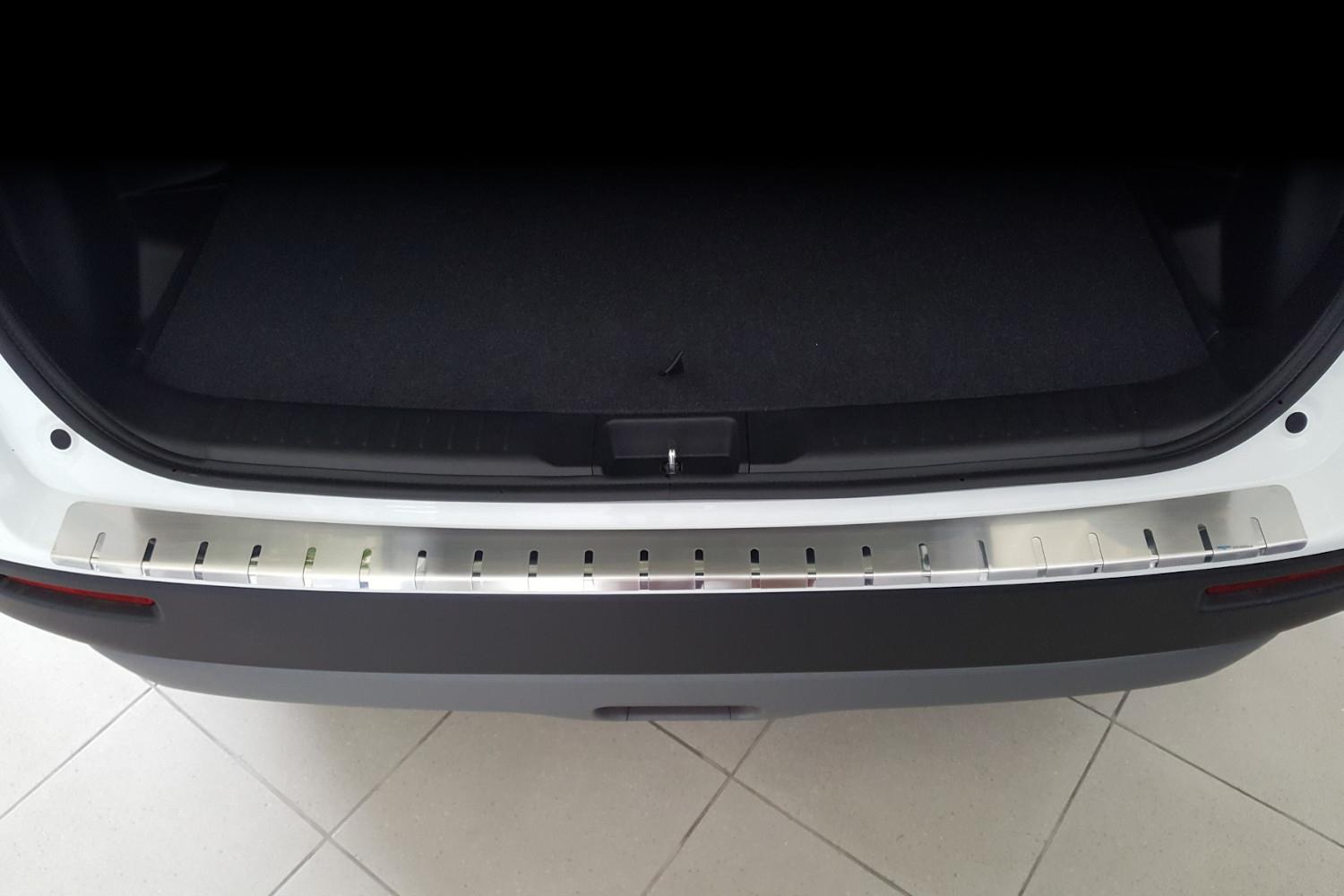 Protection de seuil de coffre Suzuki Vitara (LY) 2015-2018 acier inox brossé